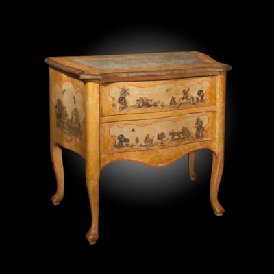 Commode peinte à décor d'arte povera sur les 3 faces à motif de personnages et scènes galantes, deux tiroirs en façade, Venise, fin XVIIIème (largeur 92 cm, hauteur 84 cm, profondeur 53 cm)