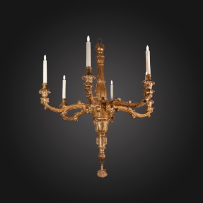 An elegant gilded and carved wood chandelier, 6 arms of light, Italy, late 18th century (110 cm high, 100 cm diameter) (43 in. high, 39 in. diameter)